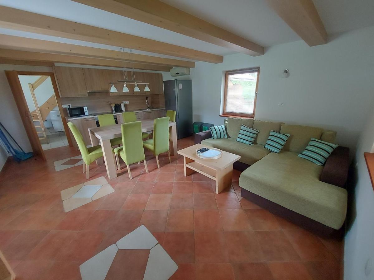 Apartma Markelj ราโดว์ลิตซา ภายนอก รูปภาพ